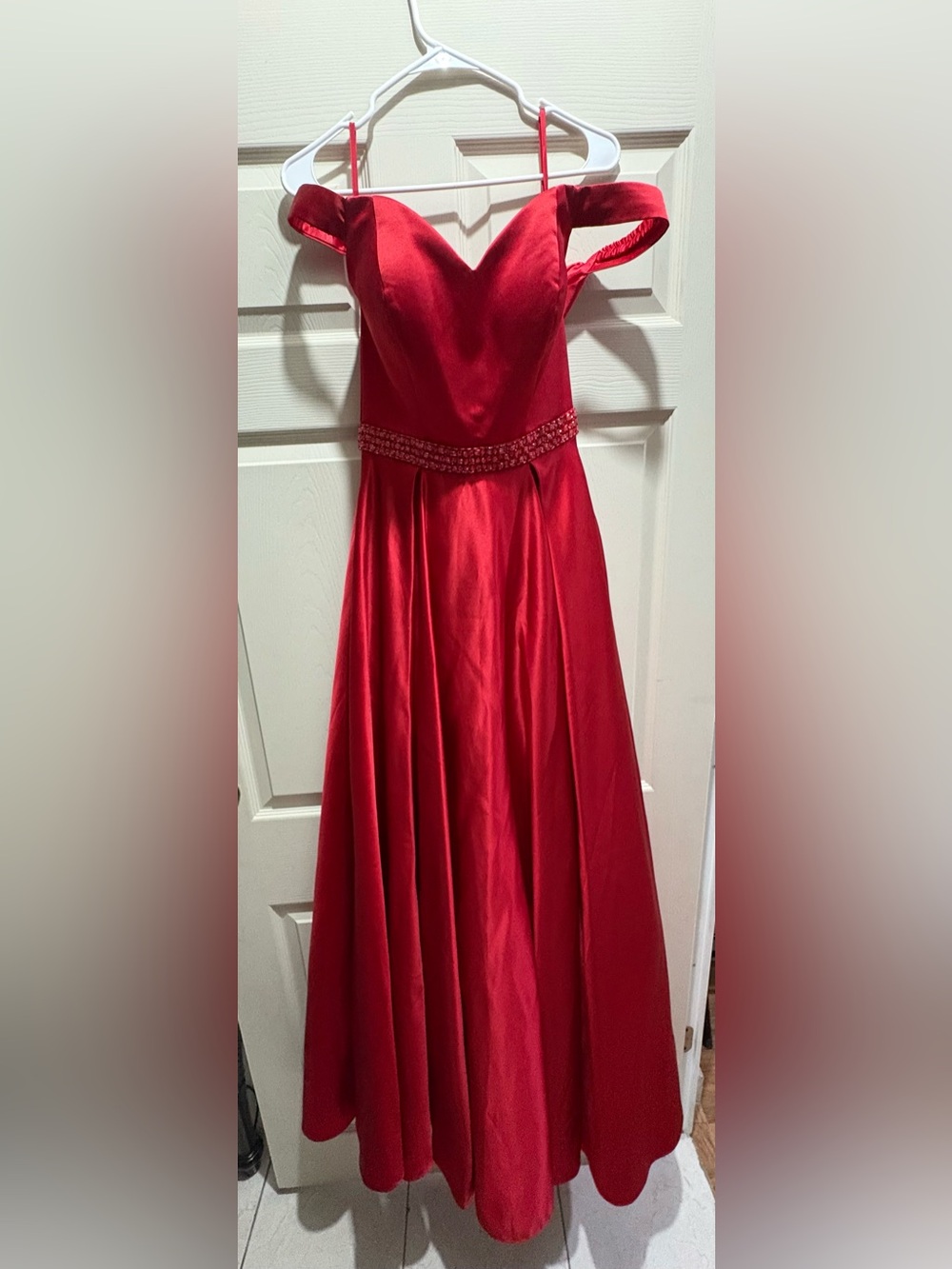 ForYouDress Dress Women's 6 Red Satin Beaded Sweetheart Strapless Long Gown